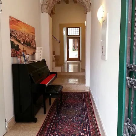 Veronetta House