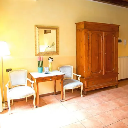 Veronetta House Гостьовий будинок