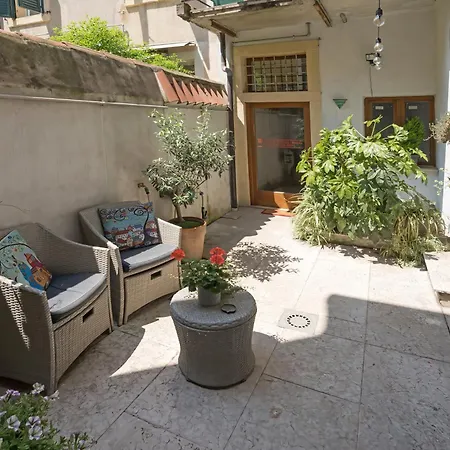 Veronetta House Гостьовий будинок Верона